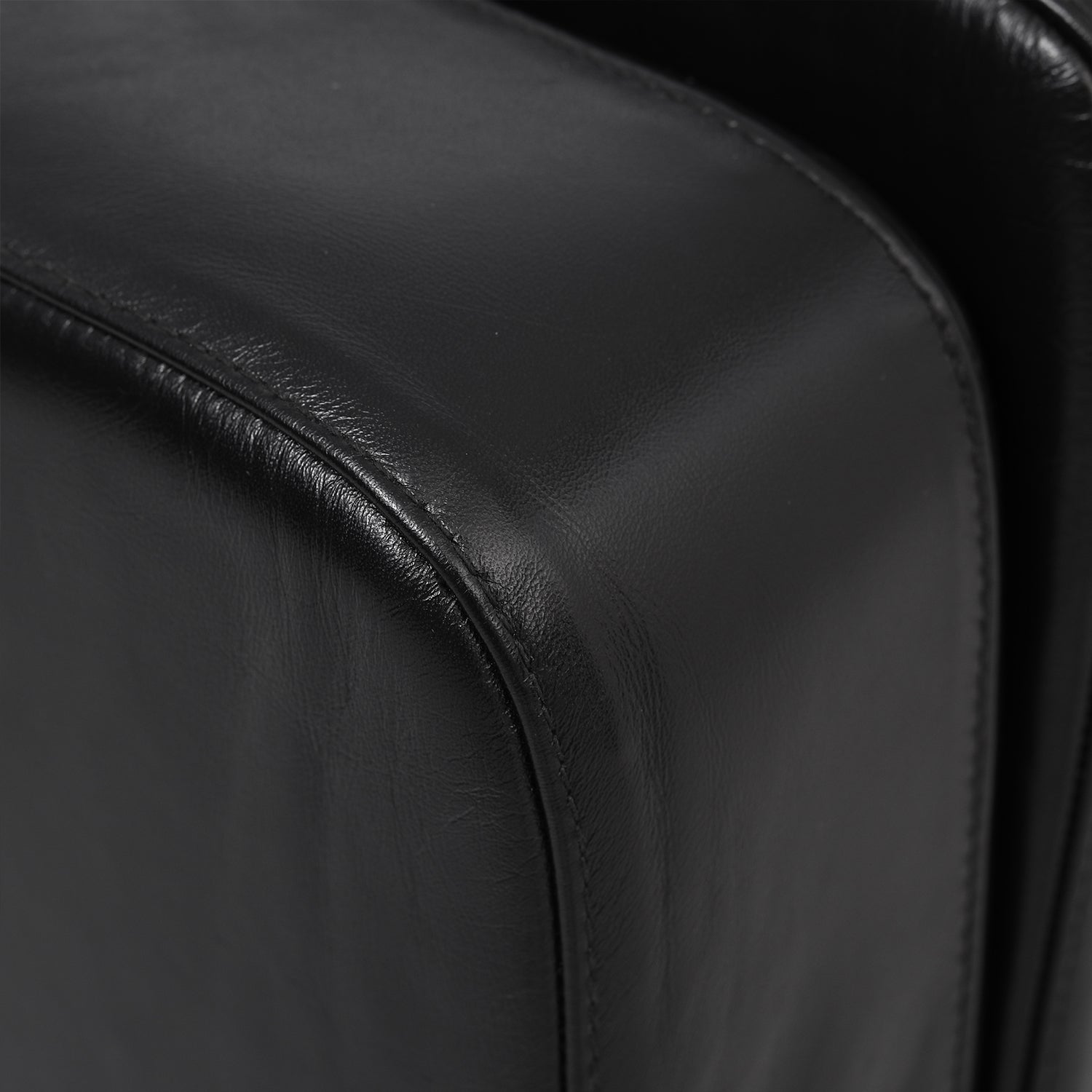 Arthur Ara Leather Chair Coal Close Up Track Arm